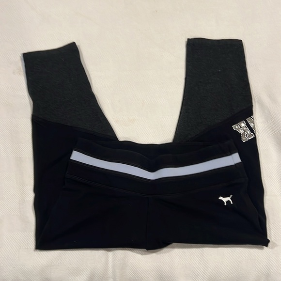 Victoria secret Capri yoga pants - Picture 2 of 6